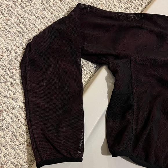 Lululemon Reversible Mesh 1/2 Zip - Picture 9 of 11